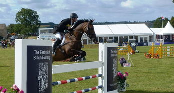 开云体育下载-全国少儿田径锦标赛在上海举行,全国青少年田径俱乐部锦标赛